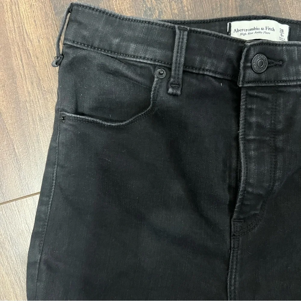 Abercrombie & Fitch High Rise Ankle Flare Jeans - Picture 2 of 5